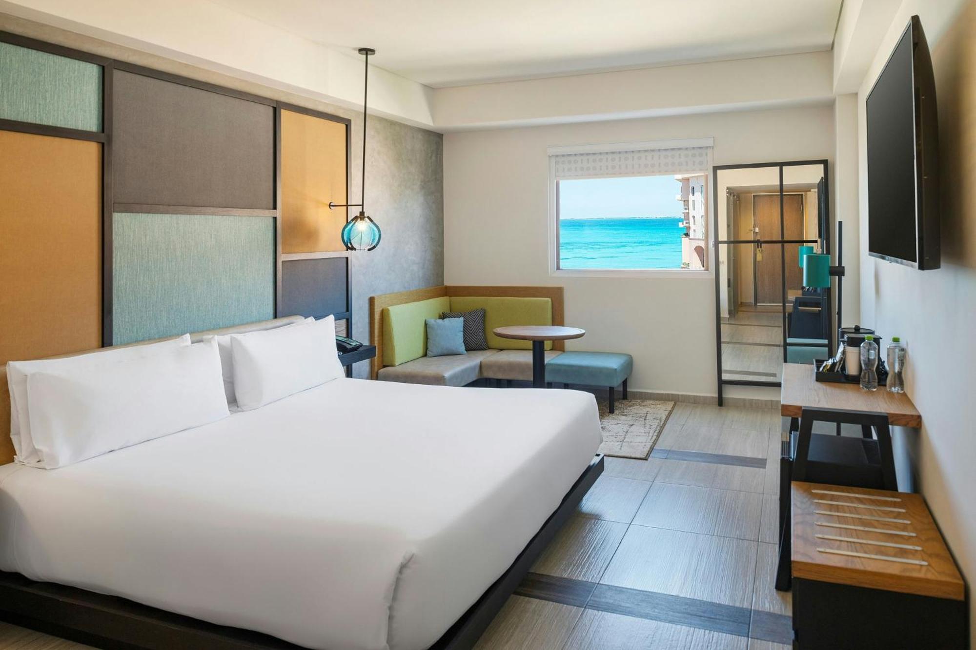 Aloft Ocean View Guest room 1 King Complimentary open bar,1643773728:JPEG